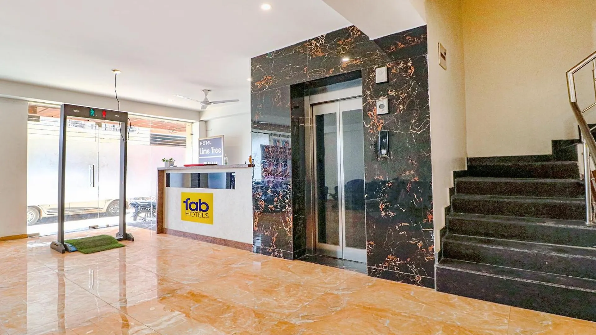 Hotel Fabhotel Lime Tree Near Yashobhoomi Convention Centre Delhi
